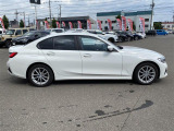 BMW3シリーズ 320d xDrive 4WD/純正ナビゲーション/バックカメラ/クルーズコントロール/シートヒーター/ETC/ドライブレコーダー/パワートランクリッド/純正アルミホイール/コーナーセンサー