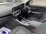 BMW3シリーズ 320d xDrive 4WD/純正ナビゲーション/バックカメラ/クルーズコントロール/シートヒーター/ETC/ドライブレコーダー/パワートランクリッド/純正アルミホイール/コーナーセンサー