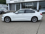 BMW3シリーズ 320d xDrive 4WD/純正ナビゲーション/バックカメラ/クルーズコントロール/シートヒーター/ETC/ドライブレコーダー/パワートランクリッド/純正アルミホイール/コーナーセンサー
