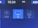 TVが見れるチューナーを装備しています。 新しい車でも付いていないことで、TVが見れない事も多々あるので要チェックです。
