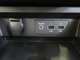 USBポート/12V電源ソケット