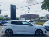 外装は専任スタッフによる真心込めたワックス磨きを実施しております。内装もクリーニングを実施させていただいております。質の良さをご体感くださいませ。