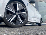内装クリーニングも施しております。内装の綺麗なお車は気持ちが良くオススメさせていただく1つのポイントになっております。