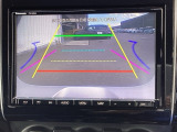 ガイド線表示機能付きのバックカメラで、バックでの車庫入れも安心です。