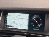 ●純正ナビ:一体感のあるナビは、高級感ある車内を演出してくれます。Bluetooth再生などオーディオ機能も充実しておりますので、運転もより楽しめます♪