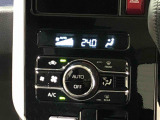 AUTOエアコンを装備しています♪室内の温度を設定するとセンサーが室温を感知して、温度、風量を自動的にコントロ-ルして快適な空間を作ってくれます!