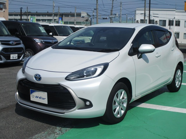 アクア  1.5 Z E-Four 4WD