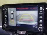 パノラミックビューモニターシステムが付いているので車の上から見た映像が確認できますよ。