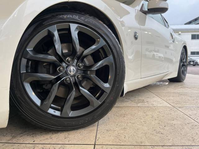 フェアレディZ 34純正ホイール スタットレスタイヤ付き