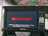 【メーカー純正ナビ】インテリアに溶け込むスタイリッシュな「専用設計」メーカーナビを装備♪視認性や操作性など基本性能にも優れ、より上質なカーライフをお楽しみいただけます。