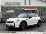 当店では、BMW MINIを中心に個性的な車の販売をしております。見ているだけでも楽しい車を展示してますので、遊びがてらにてもご来店下さい。写真画像を見ていただくとオリジナルの整備内容がご確認で出来ます。