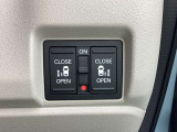 両側電動スライドドアを装備!ボタン一つで開閉出来るのがとっても便利です!