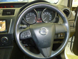 ハンドルも操作性良好です!車内ともども綺麗にクリーニングしてのお引渡しになります。