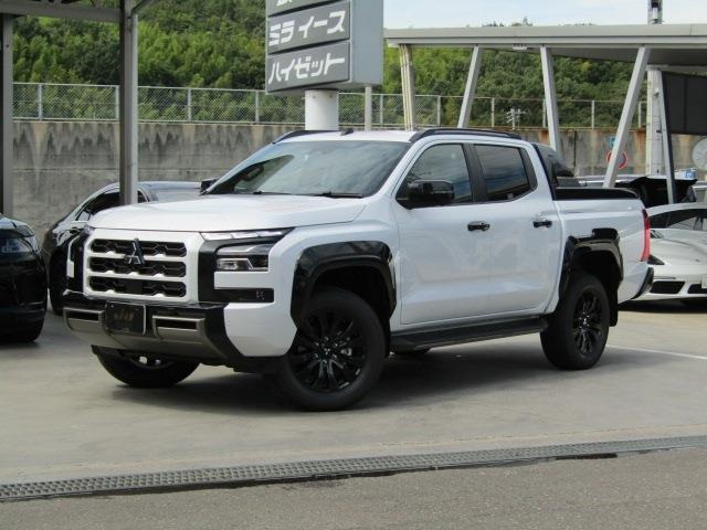 トライトン 2.4 GSR ディーゼル 4WD 登録済未使用車/純正ナビ/パノラミックビューモ...