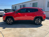 Jeep通はモデルコードで呼びます。Jeepには名前を変えずに進化してきたモデルはいくつもあります。その為、モデルはモデルコードによって呼び分けられています。