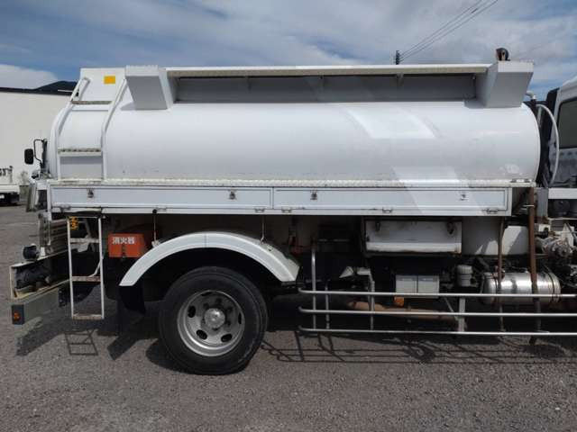 三菱ふそう ファイター タンクローリー 増トン 6トン 3層6KL