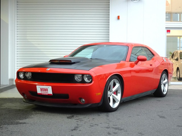 チャレンジャー SRT8 