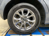 デザイン性にも優れた純正アルミホイールです。 185/65R15インチ