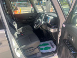 運転席はくつろぎのプライベート空間! 車内をクリーニングしてお待ちしております!