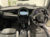 時を経ても深い魅力を放ち続けるMINI。より快適にお乗り頂くために、3つのサポートプログラムをご用意しております。※認定中古車保証は登録日より最長4年間まで延長が可能です。