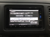 ナビゲーションはホンダ純正メモリーナビ。通信機能も備え渋滞回避案内や天気情報の表示などのサービスが有ります。リアカメラ付きなので、バック駐車の苦手な方にも安心ですね!