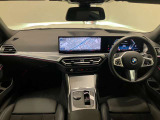 ☆センターパネルを運転席側に僅かに傾けたBMW独特のインパネ☆【駆け抜ける歓び】はここからもスタートしております☆