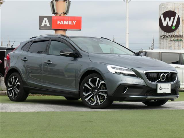 中古車 ボルボ V40クロスカントリー T5 AWD クラシック エディション 4WD 4WD 本革シート の中古車詳細 (30,000km,  オスミウムグレーM, 千葉県, 249.4万円) | 中古車情報・中古車検索なら【車選びドットコム（車選び.com）】