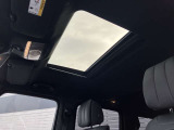 当社の車両は検査員による厳格な検査を行います!機関系はもちろん、骨格部位修復歴や外板パネルの交換歴・板金塗装歴などを十分に確認した上で、基準に達した車両のみを取り扱います!!