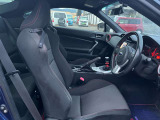 エンジンルームも綺麗に洗浄してから納車致します。普段あまり見ることが無い箇所だからこそ綺麗だと感動しますよね(*´▽`*)