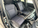 運転席はくつろぎのプライベート空間! 車内をクリーニングしてお待ちしております!