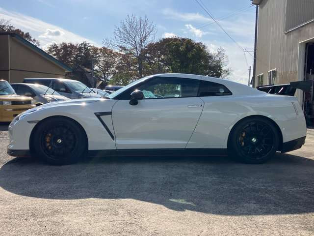 中古車 日産 GT-R 3.8 ブラックエディション 4WD の中古車詳細 中古車 日産 GT-R 3.8 ブラックエディション 4WD の中古車詳細