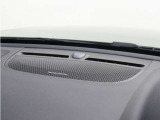 【harman/kardon】世界のオーディオファン垂涎のプレミアムサウンドシステムを搭載。原音に近い音場空間を忠実に再現。乗る人すべてに最良の音響体験を提供します。