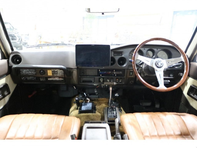 中古車 トヨタ ランドクルーザー60 4.0 VX ハイルーフ