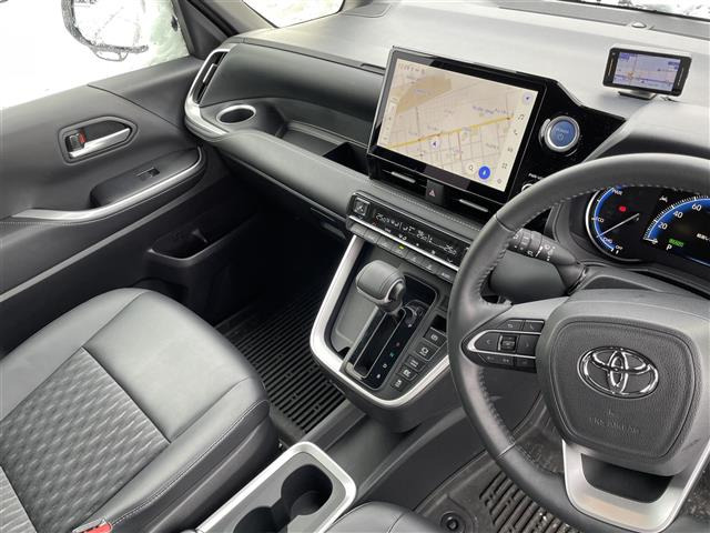 中古車 トヨタ ノア 1.8 ハイブリッド S-Z E-Four 4WD ワン
