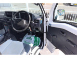 ドレスアップした車の後付部品などですが中古の為、全て現状でお渡しします。保証はありません。気になるものは動作確認しますので事前に聞いて下さい。