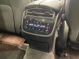 車両は屋内展示しておりますので天候に関係なくごゆっくりコンディションご確認頂けます。車両を倉庫へ保管している場合が御座いますのでご来店前に在庫確認頂けると幸いです。TEL072-784-8800