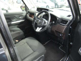 運転席の画像です。