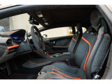 インテリアコンセプト:Sterrato Trim with Laser Graphics、Seet BeltーGrigio Sirius