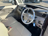 運転席は使用感などなく綺麗な状態です!匂いなど気になる方は是非ご来店ください!
