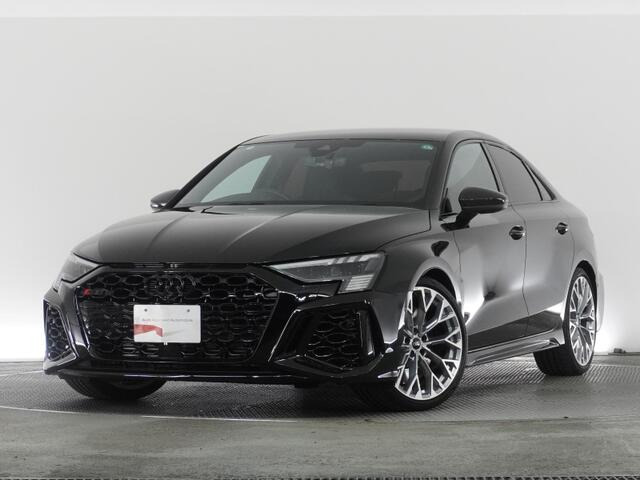 中古車 アウディ RS3セダン 2.5 4WD の中古車詳細 (4,000km