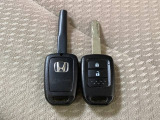 キーレスエントリー付きです。ドアの開け閉めの際に、ボタン操作でキーの差し込み不要です。通常のキーもスペアとして用意しております。