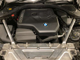 直列4気筒ガソリンエンジン。出力135kW[184ps]、トルク300Nm[30.6kgm]。(いずれもカタログ値)ターボのパワフルでノンストレスな加速がポイントです!