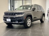 強靭なオフロード性能と研ぎ澄まさられたラグジュアリーの融合を目指したJeepフラッグシップモデル。インテリアも高いクオリティで高級感も併せ持つプレミアSUV。