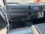 運転席・助手席の俯瞰視点です!乗った際のイメージが湧きますね!
