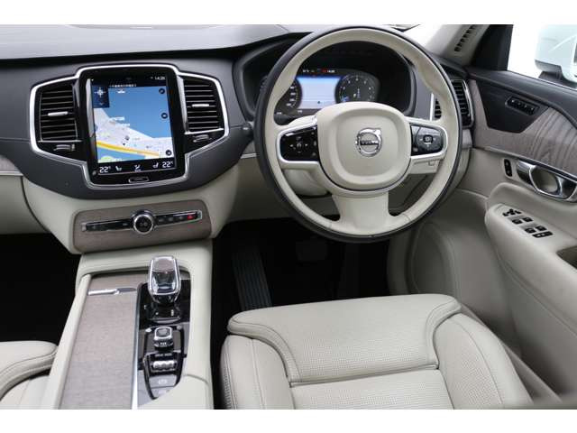 中古車 ボルボ XC90 B6 AWD インスクリプション 4WD の中古車