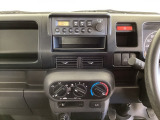 オーディオはAMFMチューナーを装備しています。