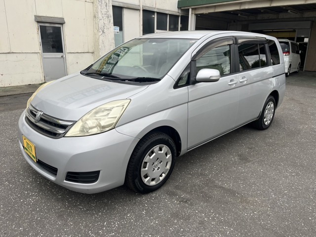 アイシス 2.0 L 4WD 