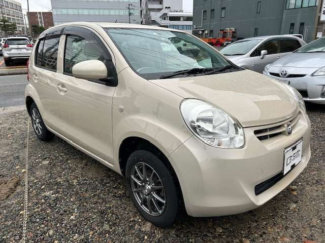 トヨタ パッソ 1.0 X 4WD の中古車詳細 (39,000km, ベージュ