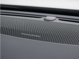 【harman/kardon】世界のオーディオファン垂涎のプレミアムサウンドシステムを搭載。原音に近い音場空間を忠実に再現。乗る人すべてに最良の音響体験を提供します。