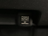 アクセサリーソケットはUSBのアダプターなどをつければ、スマホの充電にも使えます。